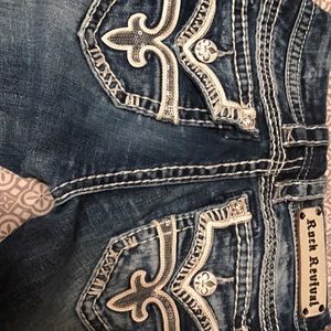 Rock revivals boot cut, light wash!